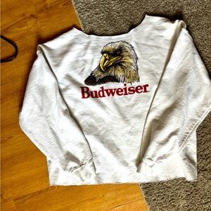 Cropped Budweiser crew neck.